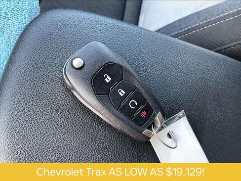 Used 2024 Chevrolet Trax LS w/ LS Convenience Package FWD image 11
