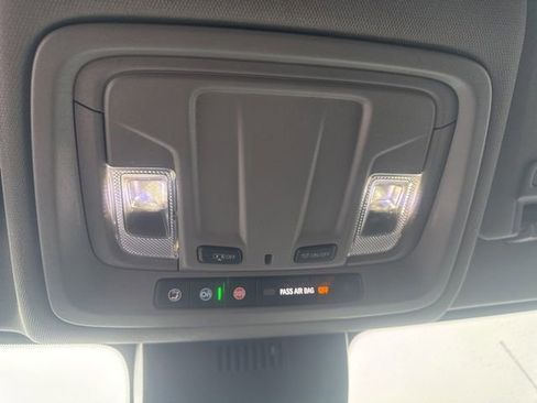 Used 2023 Chevrolet Silverado 1500 LT image 24