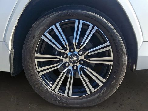 Used 2025 Lexus LX 600 4WD w/ Accessory Package (2T) image 9