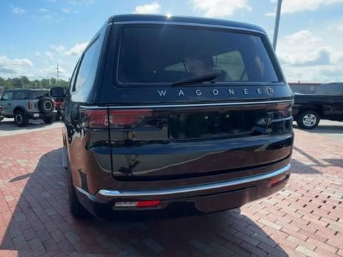 Used 2023 Jeep Wagoneer 2WD image 9