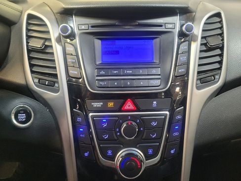 Used 2015 Hyundai Elantra GT w/ Option Group 02 FWD image 25