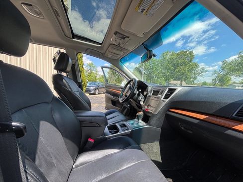 Used 2014 Subaru Outback 2.5i Limited AWD/4WD image 10