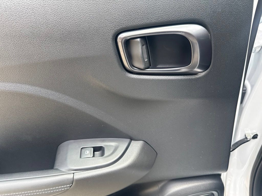 Certified 2024 Hyundai Venue Limited FWD image 19