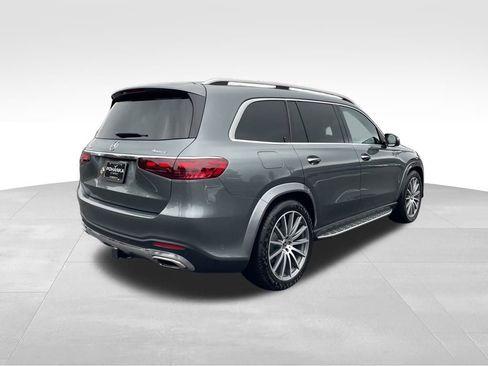 Used 2025 Mercedes-Benz GLS 580 4MATIC image 5