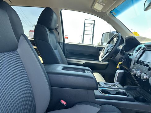 Used 2017 Toyota Tundra SR5 w/ TRD Off Road Package AWD/4WD image 12