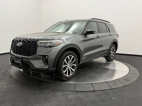 Used 2025 Ford Explorer ST-Line AWD/4WD image 3