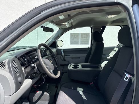 Used 2013 Chevrolet Silverado 2500 W/T AWD/4WD image 10