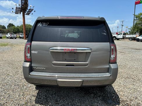 Used 2019 GMC Yukon Denali w/ Denali Ultimate Package AWD/4WD image 4