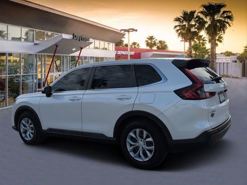 Used 2023 Honda CR-V LX image 5