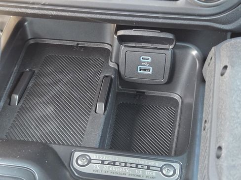 New 2025 Ford Bronco Badlands image 15