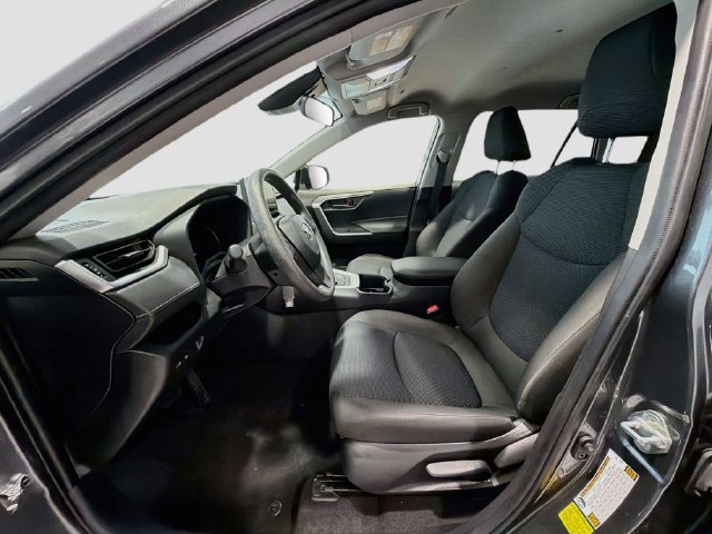 Certified 2025 Toyota RAV4 LE AWD/4WD image 17