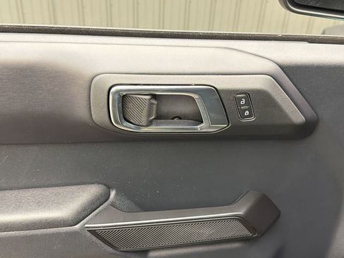 Used 2025 Ford Bronco Badlands image 30