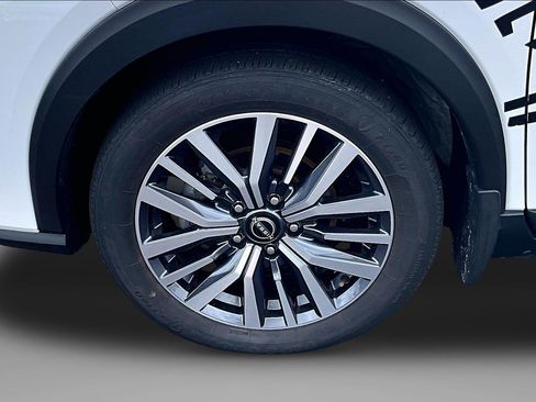 Used 2023 Nissan Kicks SV FWD image 9