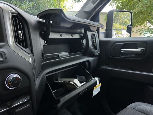 New 2026 Chevrolet Silverado 2500 Custom w/ Custom Value Package AWD/4WD image 31