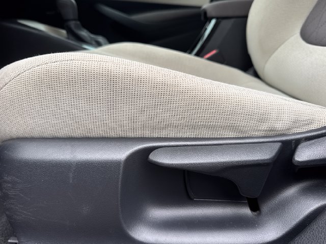 Used 2020 Toyota Corolla LE FWD image 14