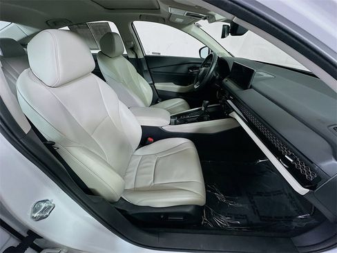 Used 2023 Honda Accord Touring image 12