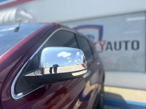 Used 2020 Jeep Grand Cherokee Limited image 15