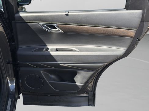 Used 2024 Genesis GV80 2.5T image 42