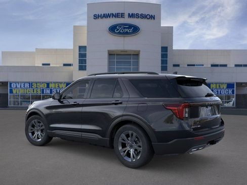 New 2026 Ford Explorer Active w/ Active Comfort Package AWD/4WD image 4