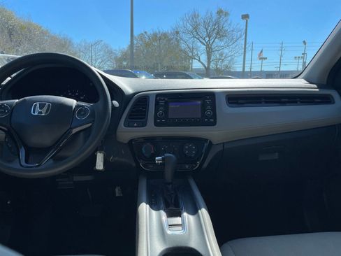 Used 2020 Honda HR-V LX image 17