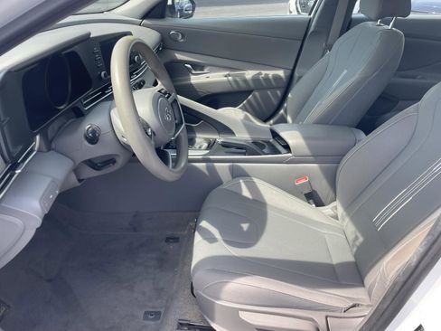 Used 2022 Hyundai Elantra SEL w/ Cargo Package FWD image 5
