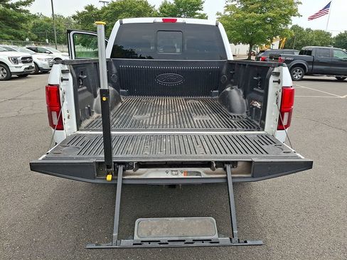 Used 2018 Ford F150 Lariat w/ Equipment Group 502A Luxury AWD/4WD image 31