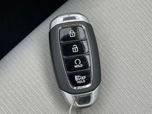 Used 2025 Hyundai Venue SEL image 23