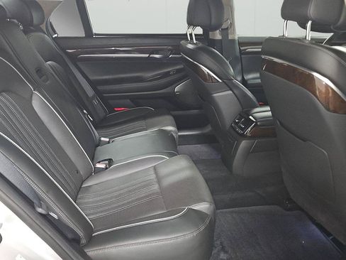 Used 2019 Genesis G90 3.3T Premium RWD image 13