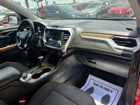 Used 2017 GMC Acadia SLE FWD image 13
