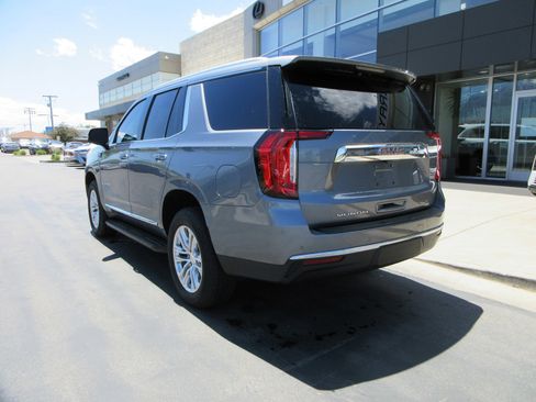 Used 2021 GMC Yukon SLT w/ SLT Premium Package AWD/4WD image 7