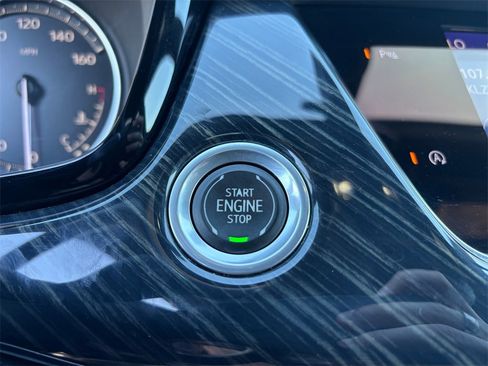 Used 2023 Cadillac XT6 Premium Luxury image 24