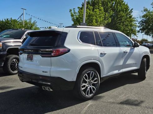 New 2026 GMC Acadia Denali Ultimate AWD/4WD image 4