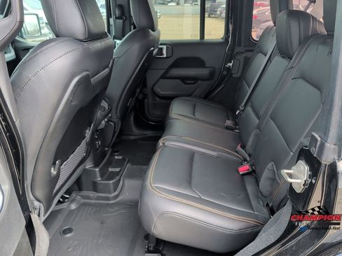 Used 2024 Jeep Wrangler Sahara w/ Technology Group AWD/4WD image 16