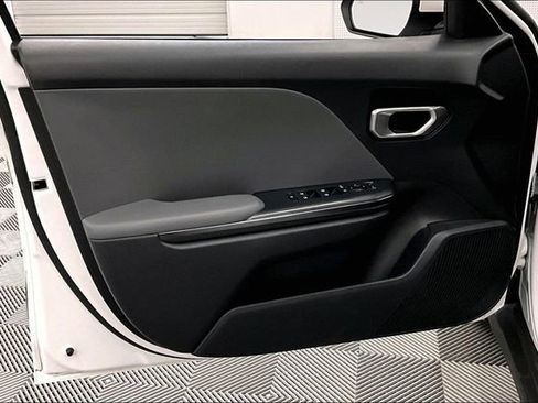 Used 2025 Kia K4 FWD image 19