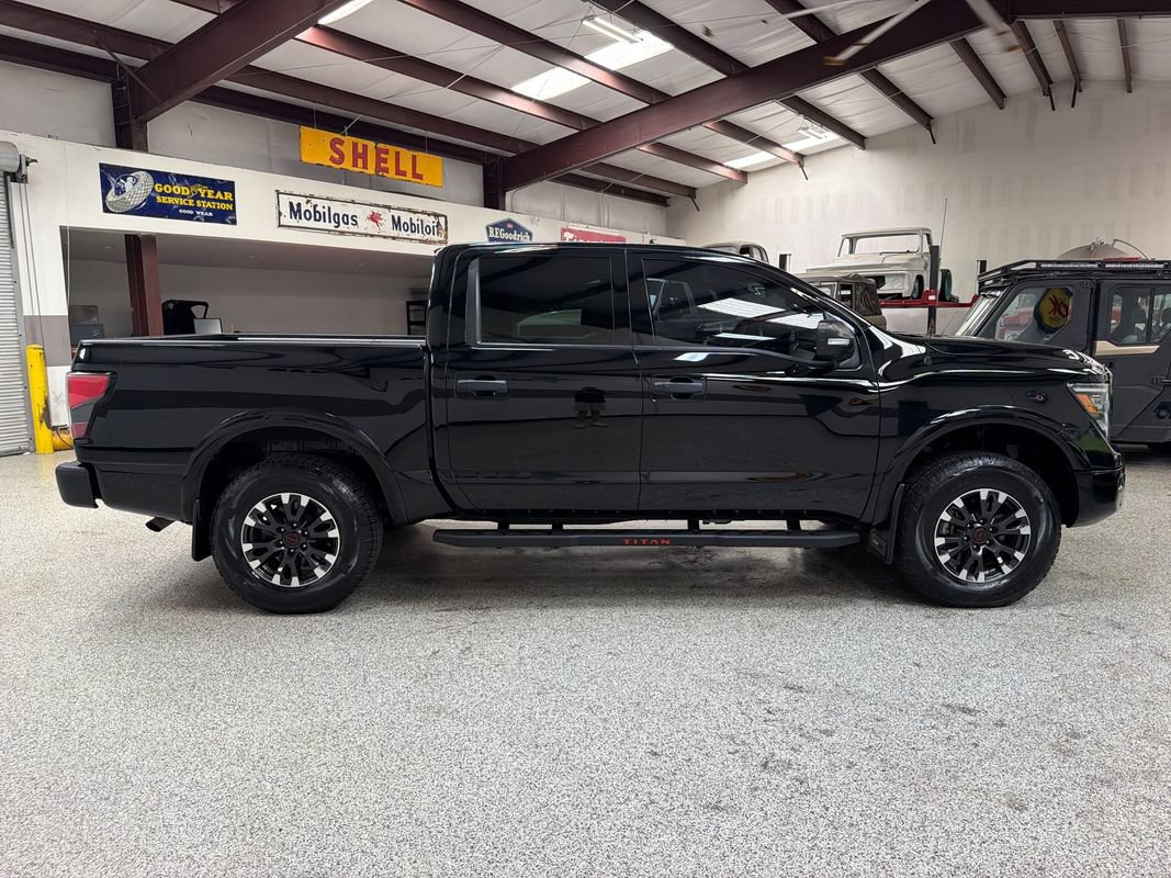 Used 2021 Nissan Titan PRO-4X w/ Pro-4x Convenience Package AWD/4WD image 9