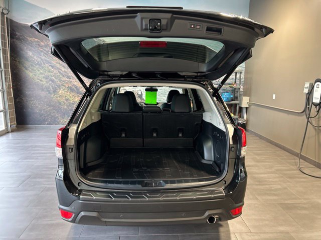 Used 2023 Subaru Forester Limited AWD/4WD image 30