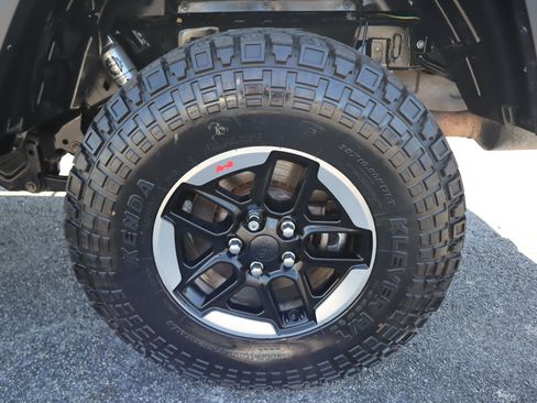 Used 2020 Jeep Gladiator Rubicon image 9