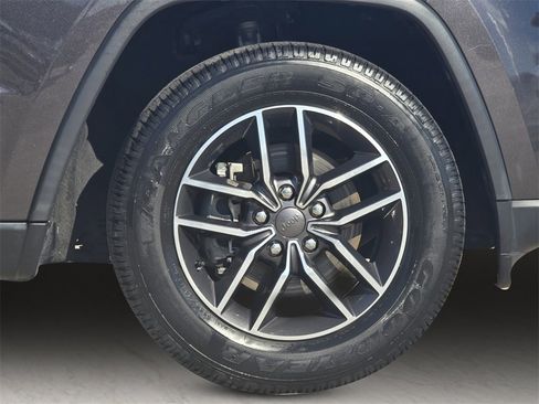 Used 2019 Jeep Grand Cherokee Limited image 8