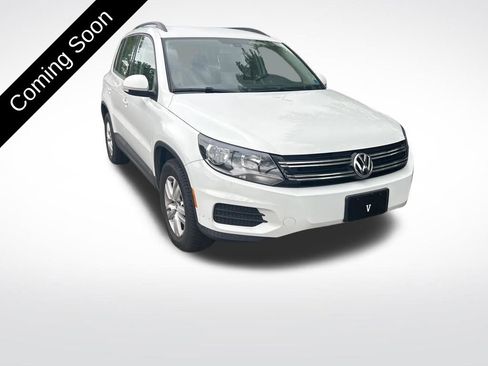 Used 2017 Volkswagen Tiguan S AWD/4WD image 3