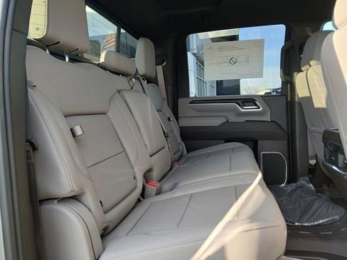 New 2026 GMC Sierra 2500 SLT w/ SLT Convenience Package image 16