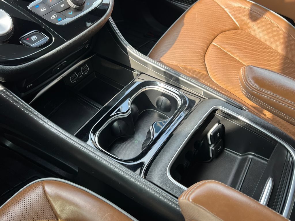 Used 2021 Chrysler Pacifica Limited w/ Uconnect Theater Family Group FWD image 56