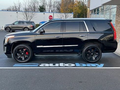 Used 2018 Cadillac Escalade Luxury image 14