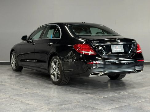 Used 2017 Mercedes-Benz E 300 4MATIC image 8