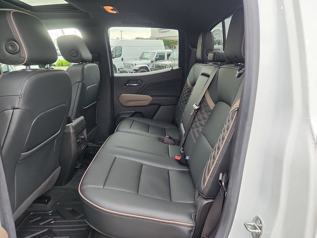 Used 2023 GMC Canyon Denali AWD/4WD image 10