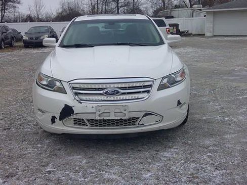 Used 2010 Ford Taurus SHO image 6