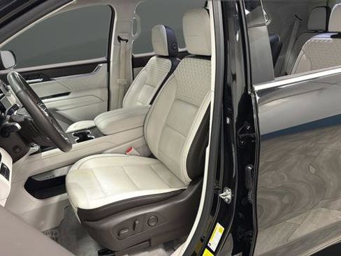 Used 2024 GMC Acadia Denali w/ Super Cruise Package AWD/4WD image 9