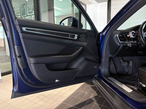 Used 2020 Porsche Panamera image 15