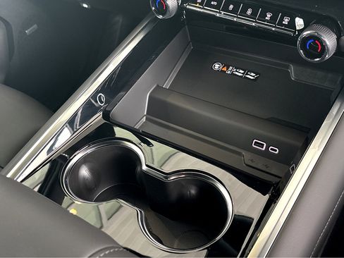 New 2026 Chevrolet Tahoe LT image 13