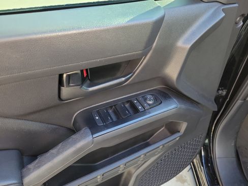Certified 2025 Toyota Tacoma SR5 AWD/4WD image 11