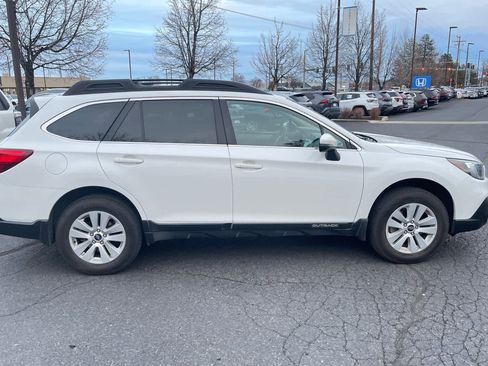 Used 2019 Subaru Outback 2.5i Premium image 8